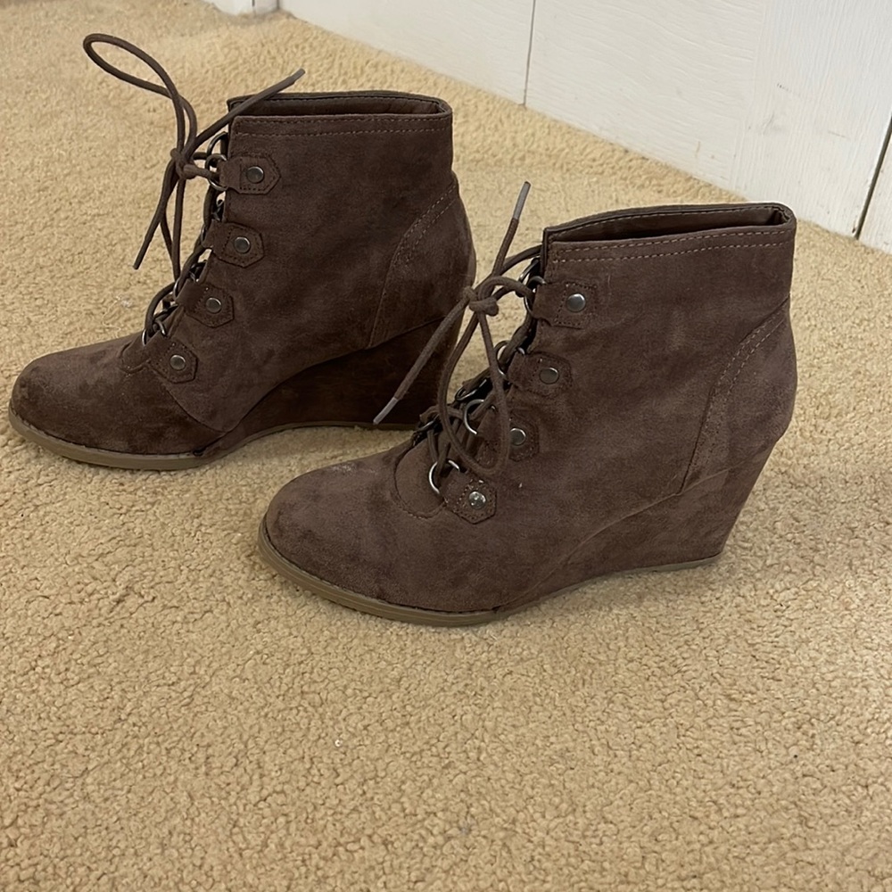 Madden girl wedged booties